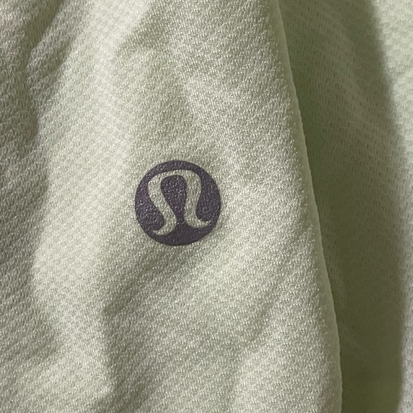 Lululemon size 4 - lime-aid in color tank with built-in bra - Picture 5 of 6